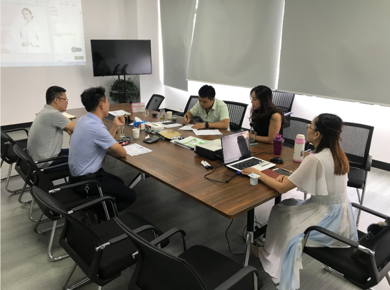 On September 11, 2019, distributors from Jiangxi Province came to the company to sign a production capacity cooperation agreement