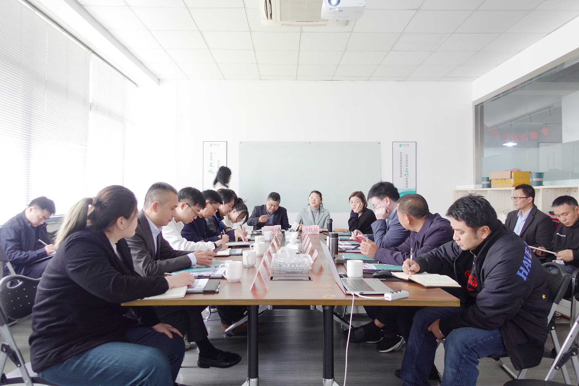 Zhongzai news | zhongzai Medical joined hands with Zhejiang University and other seven universities to discuss medical technology innovation cooperation